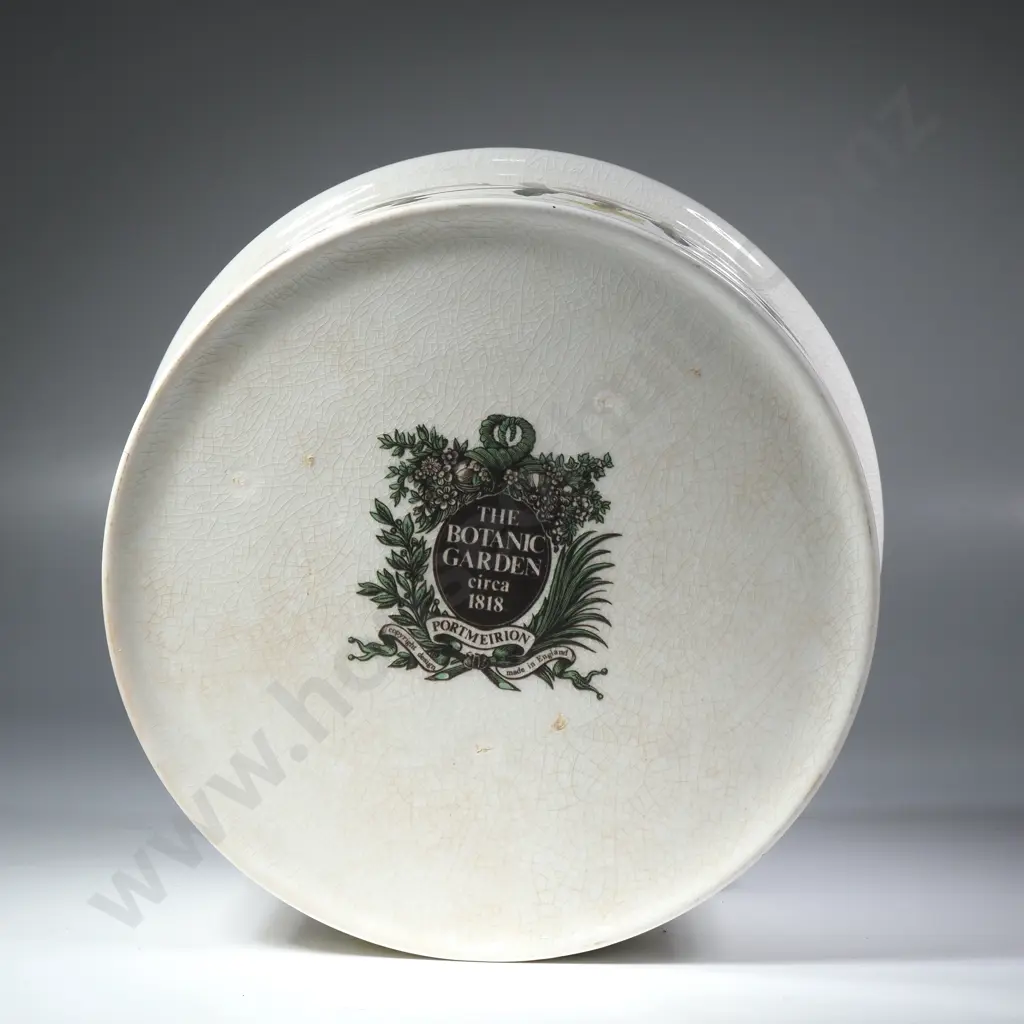Portmeirion Botanic Garden 3 Pint Covered Casserole w Floral & Butterfly Motifs Image 1++