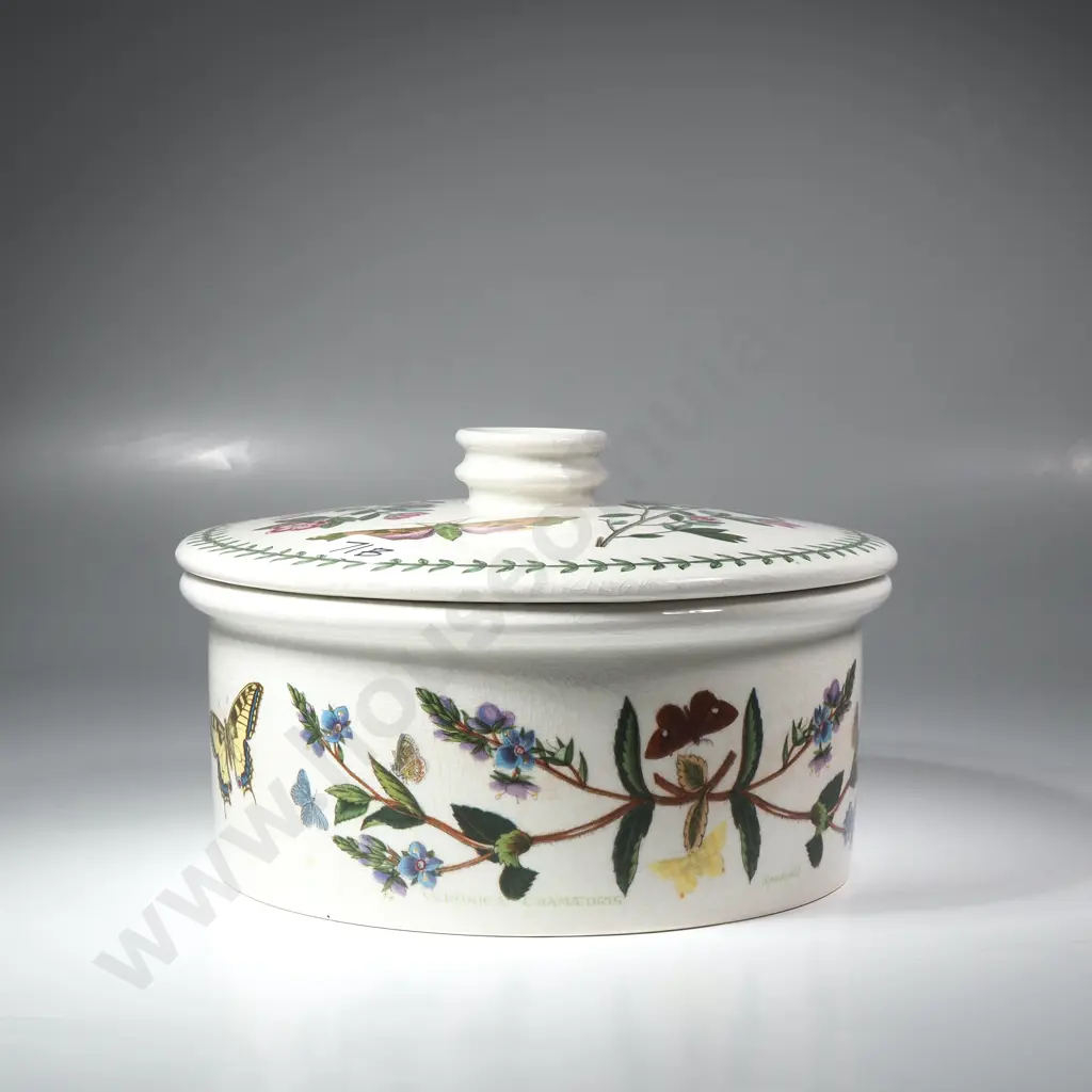Portmeirion Botanic Garden 3 Pint Covered Casserole w Floral & Butterfly Motifs Image 1++
