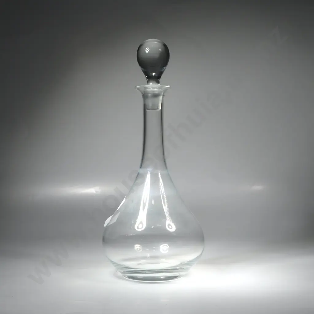 Mid Century Glass Decanter, Plain Design w Stopper Image 1++