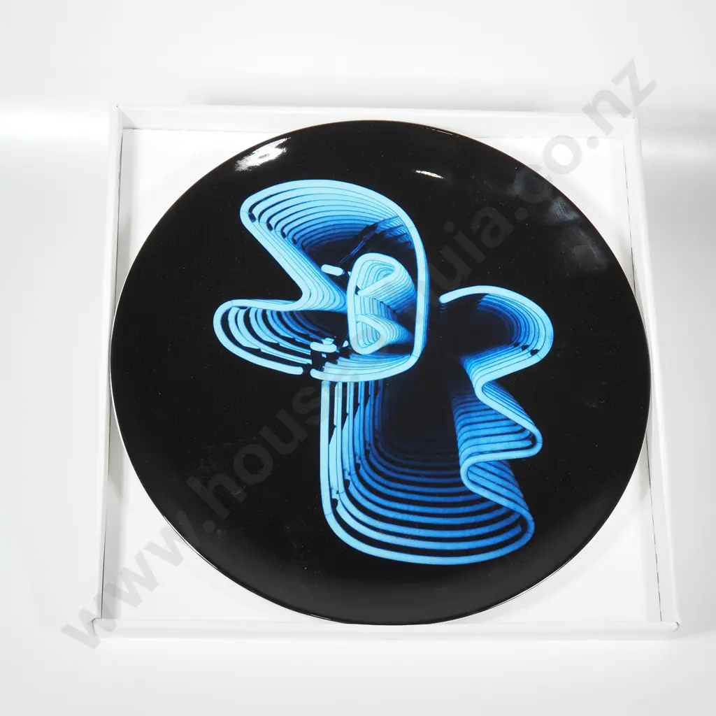 Boxed Royal Doulton 'Pure Evil Neon Bunny ' Street Art Decorative Plate Image 1++