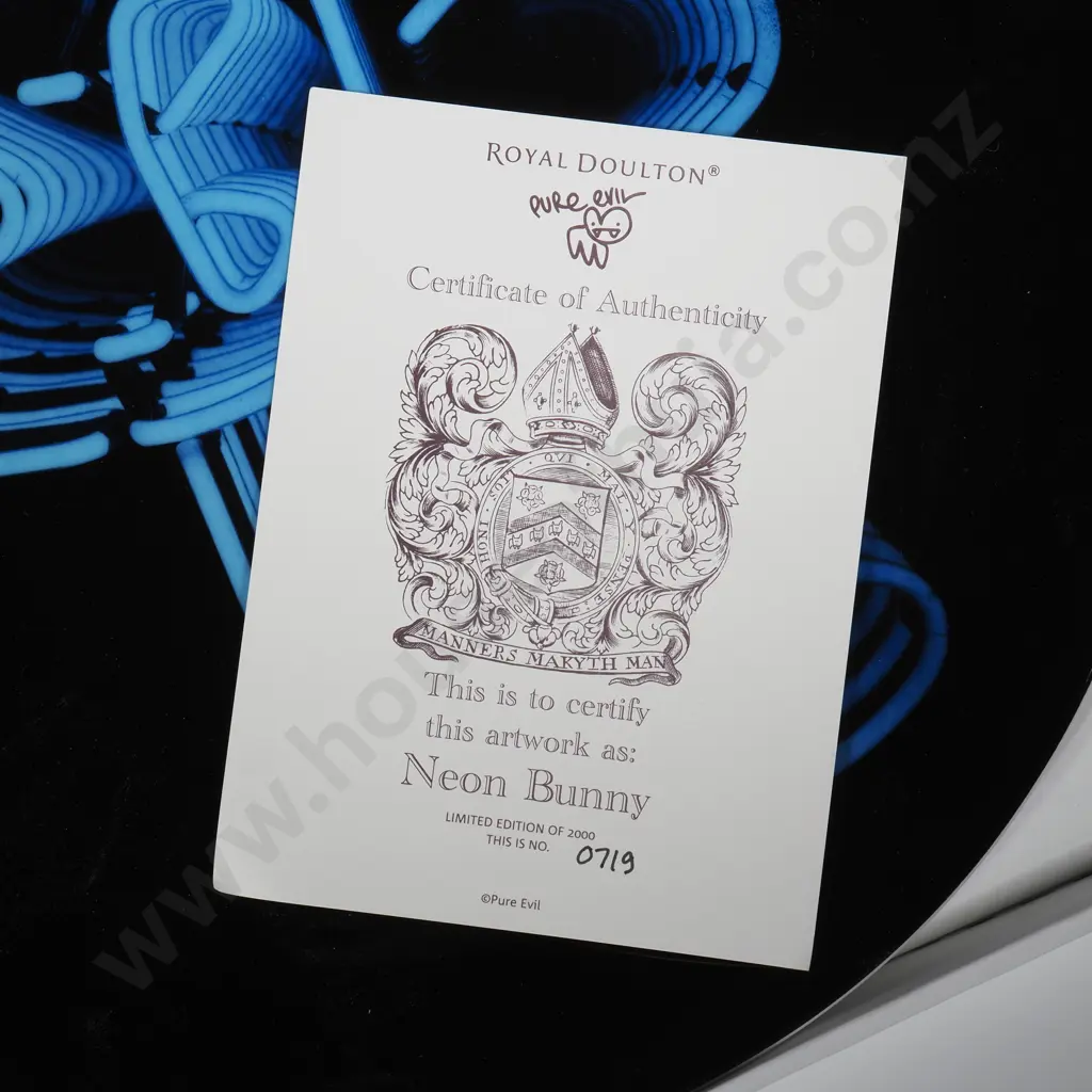 Boxed Royal Doulton 'Pure Evil Neon Bunny ' Street Art Decorative Plate Image 1++