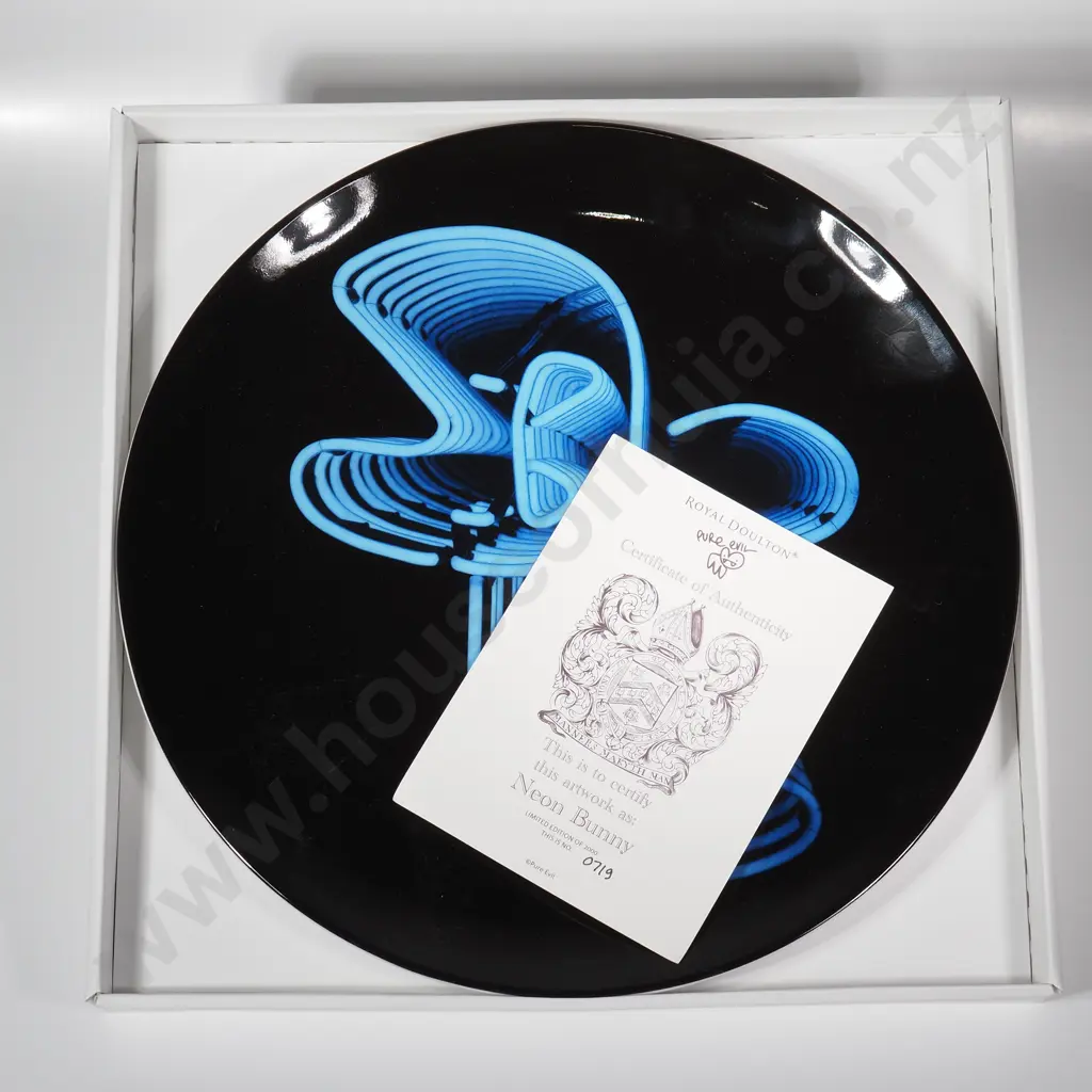 Boxed Royal Doulton 'Pure Evil Neon Bunny ' Street Art Decorative Plate Image 1++