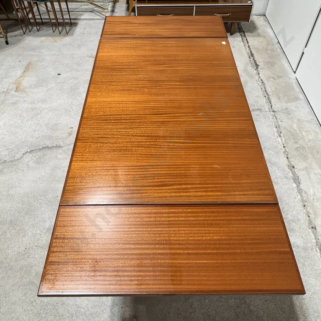 Mid Century Extendable Dining Table Image 1++