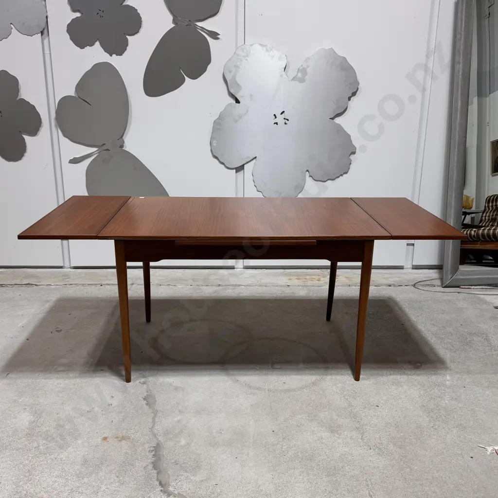 Mid Century Extendable Dining Table Image 1++
