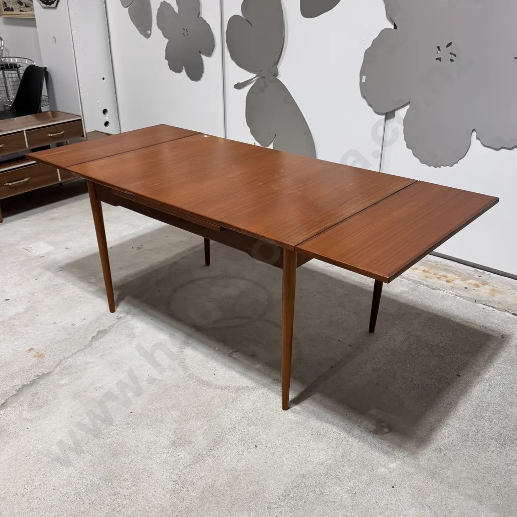 Mid Century Extendable Dining Table Image 1++