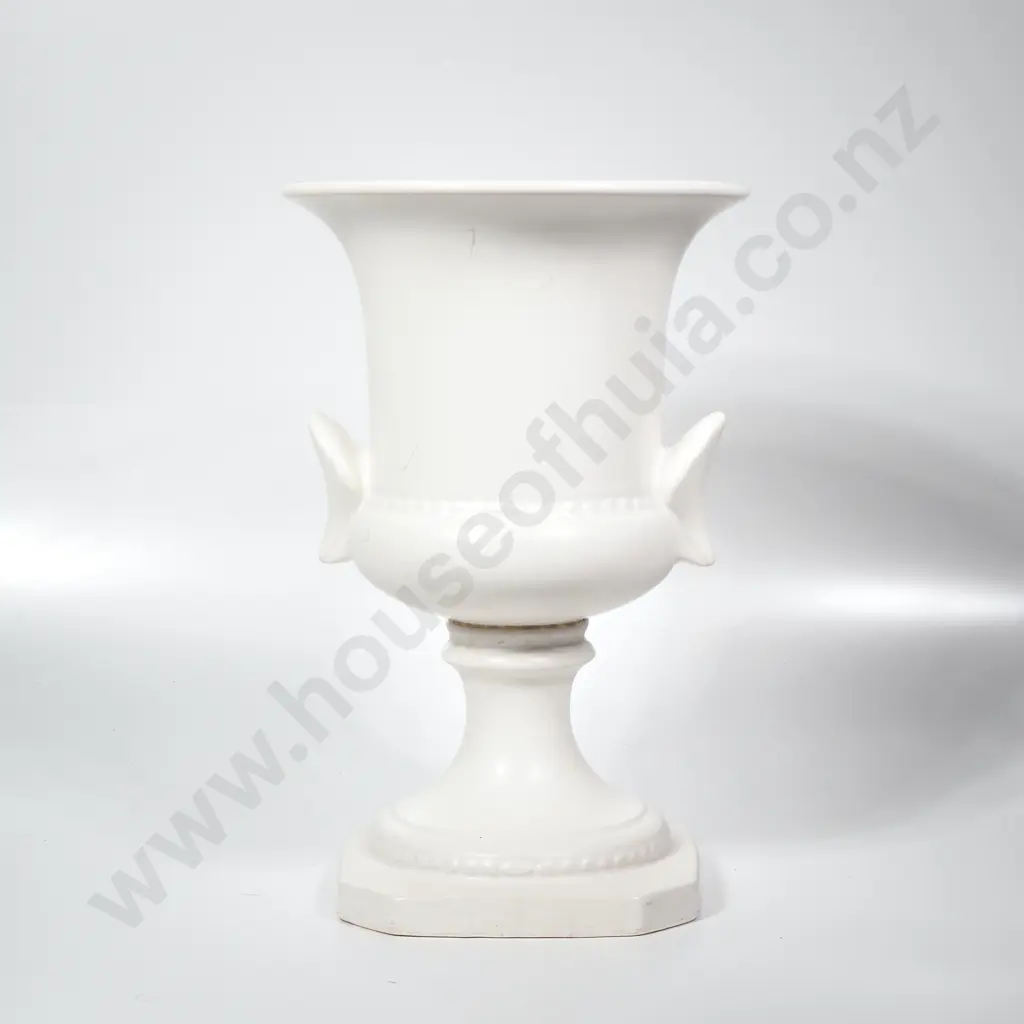Crown Lynn White Urn w Shell Shaped Handles, Impressed No 665 AF Image 1++