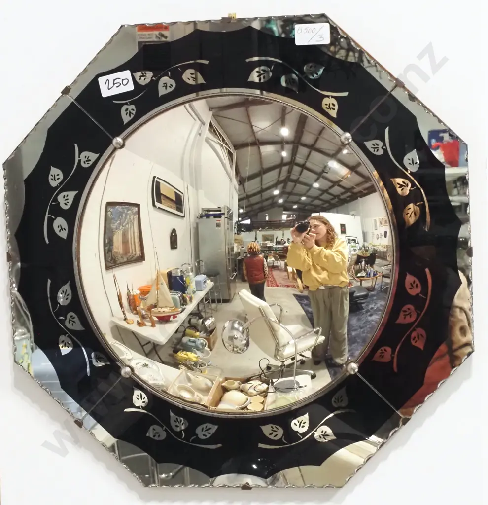 Vintage Convex Circular Wall Mirror w Black & Mirrored Leaf Detail Image 1++