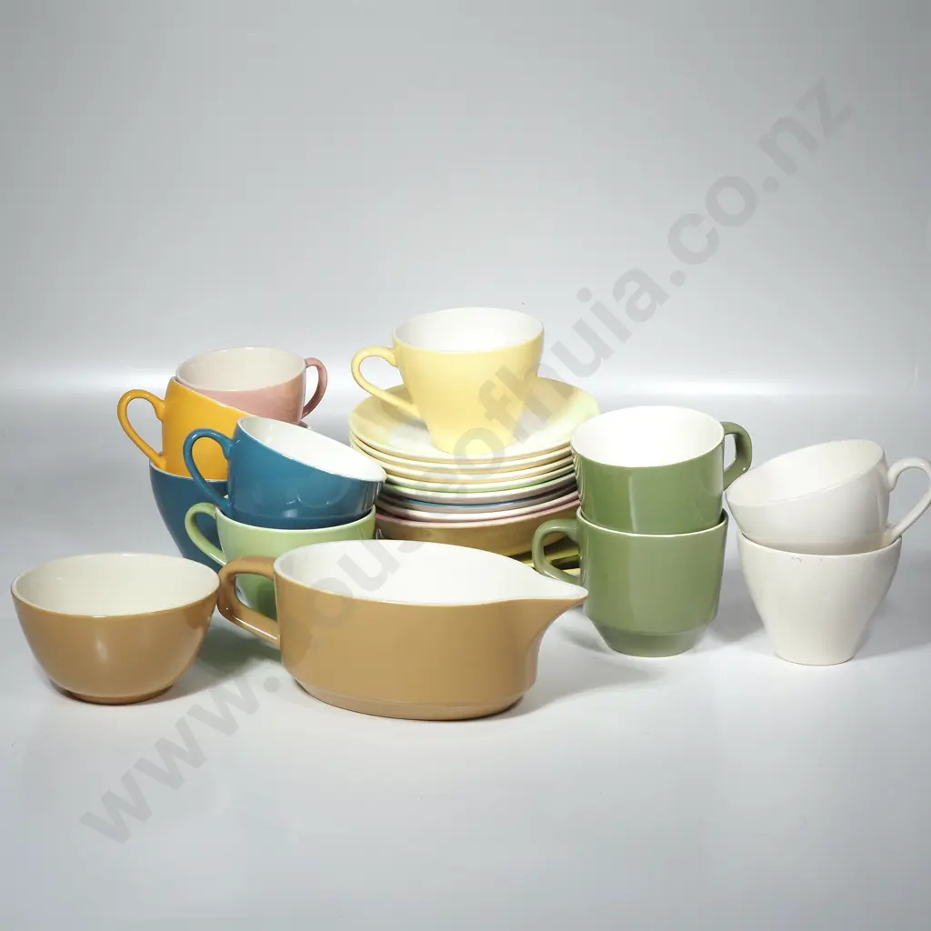 Selection of Crown Lynn Harlequin Nine Cups & Six Saucers, Three Plates, Two Bowls, Sugar Bowl  & Sauce Jug Image 1++