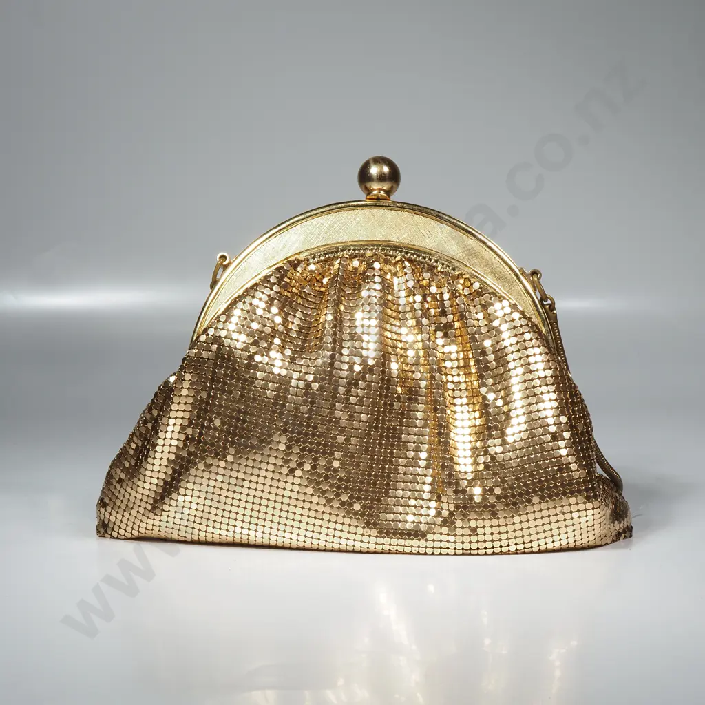 Vintage Gold Mesh  Purse w Concertina Closure Image 1++