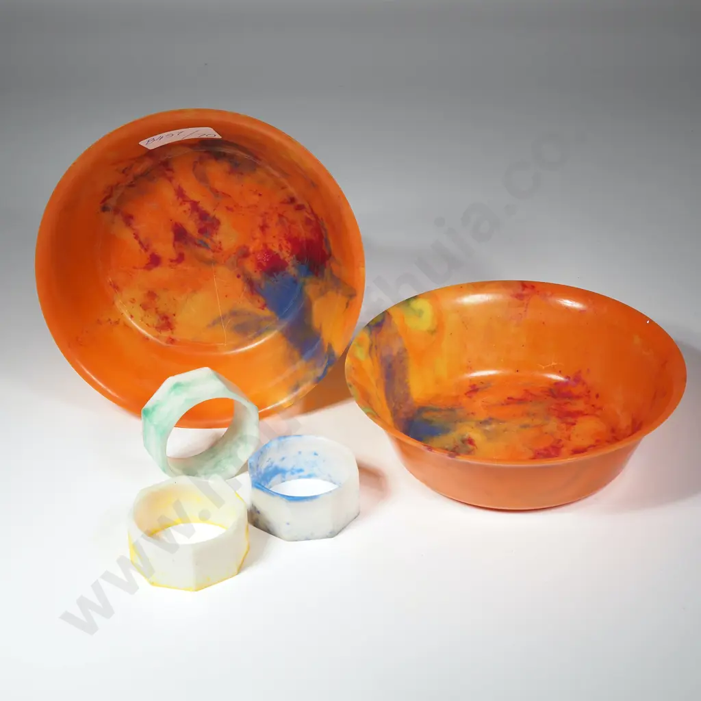 Mottled Plastic Harlequin Ware Bowls w Vintage Mottled Napkin Rings Image 1++