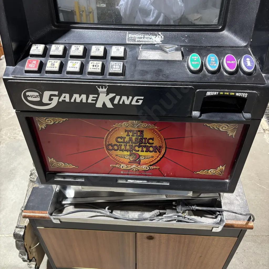 IGT Game King Multi Game Video Slot Machine w a Custom 'Classic Collection' Top & Bottom Glass Marquee Image 1++