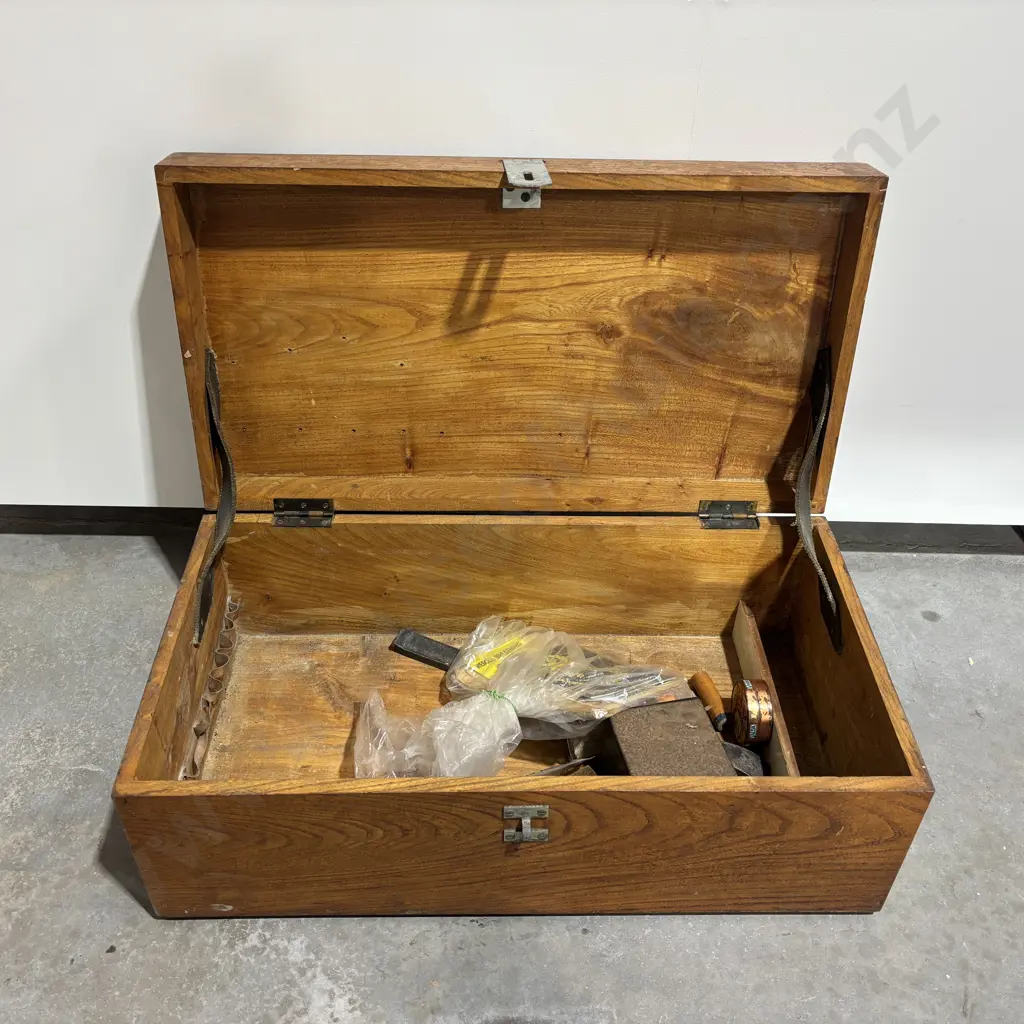 Quality Vintage Mahogany Tool Chest w Hinged Lid & Metal Lock Image 1++