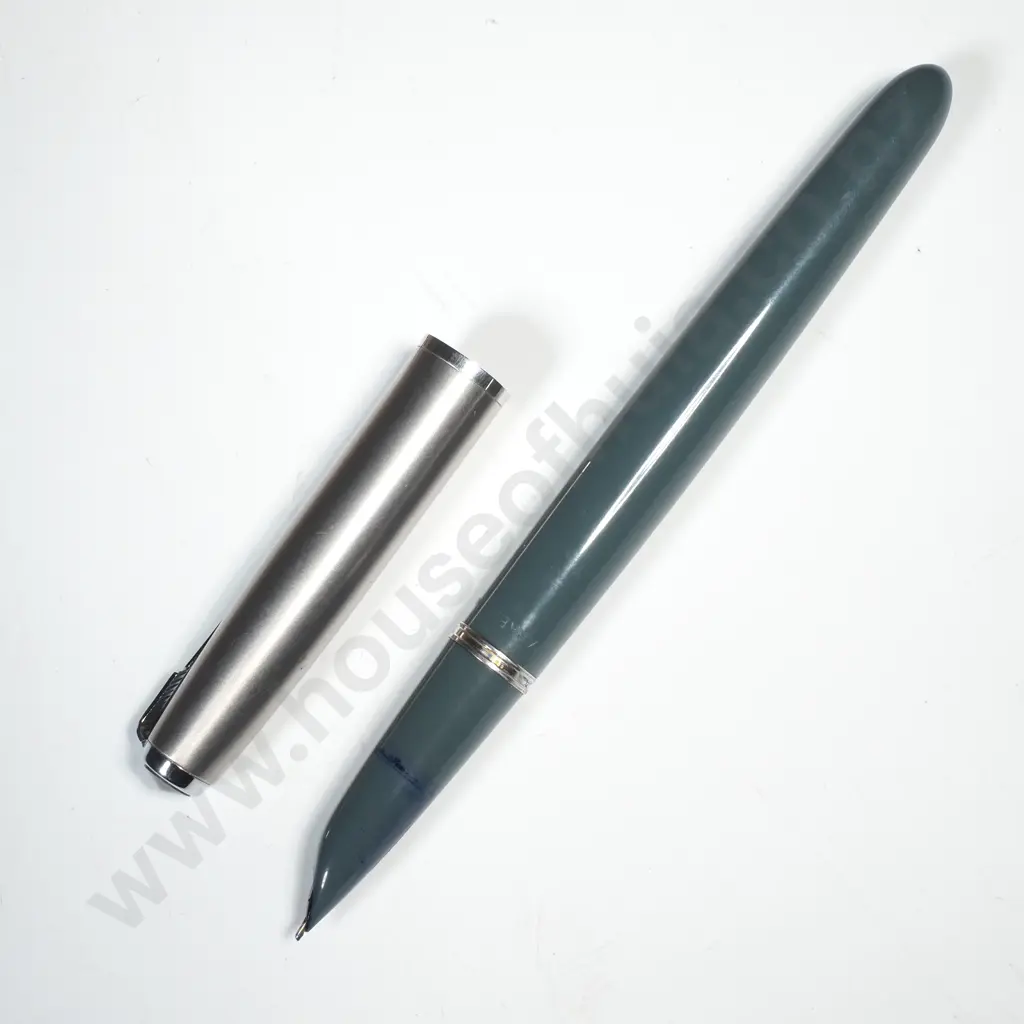 Vintage Parker 51 Fountain Pen w Case & Ink Image 1++