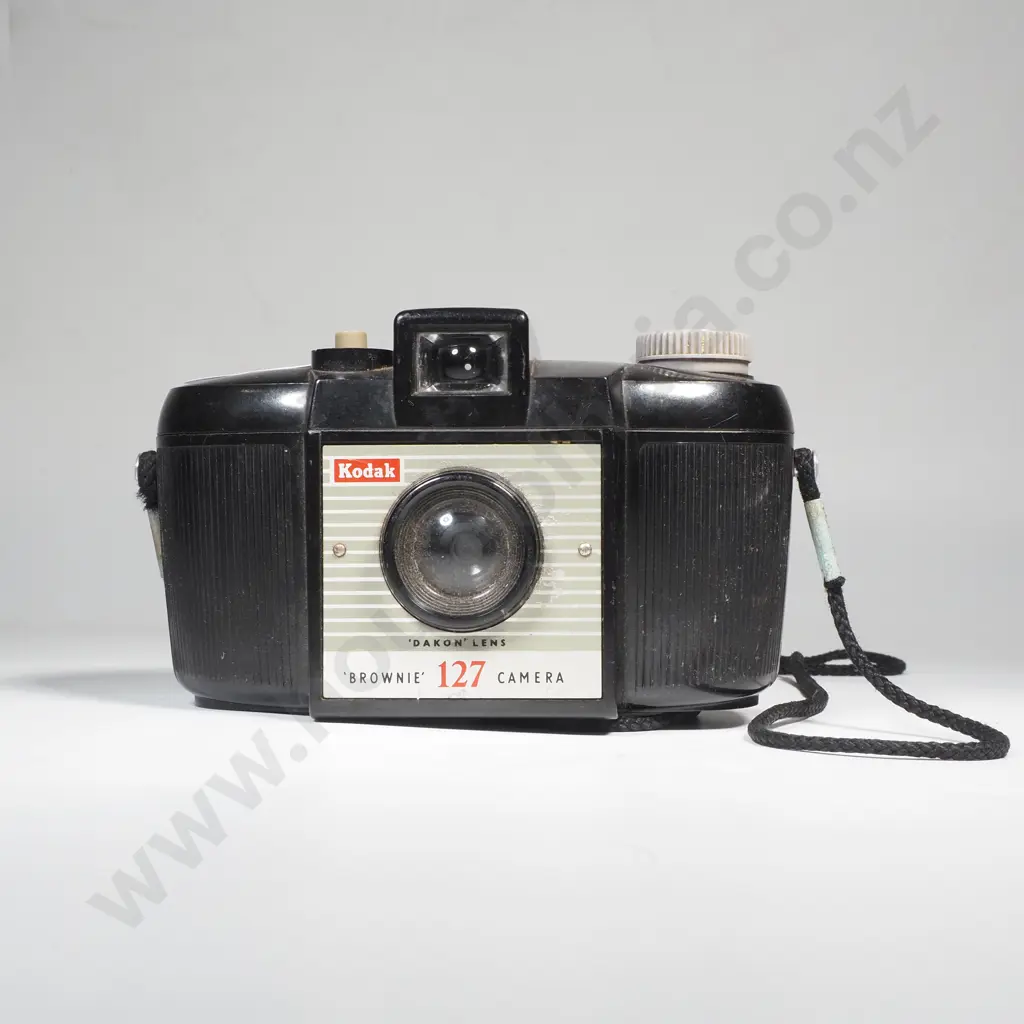 Vintage Kodak  Brownie 127 Camera Image 1++