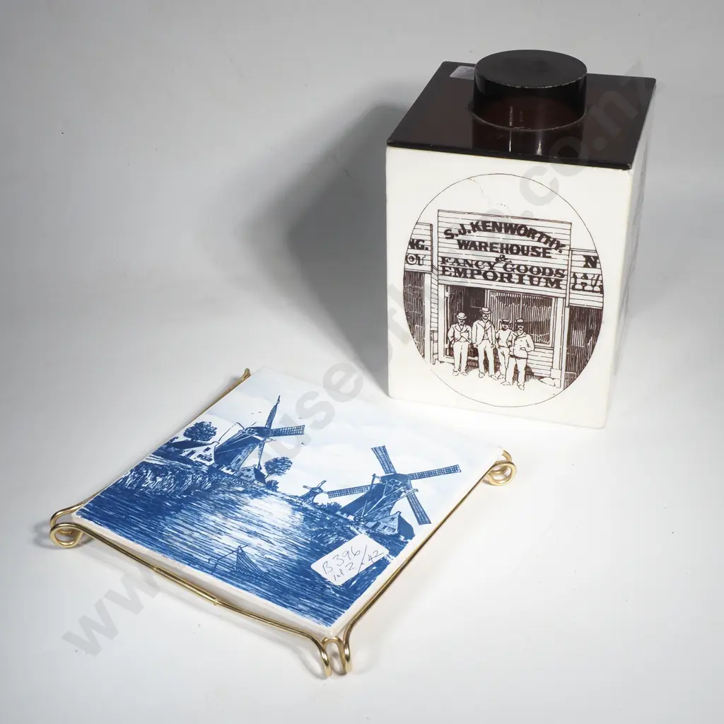 Hostess Hellaware Storage Container w Delft Trivet Image 1++