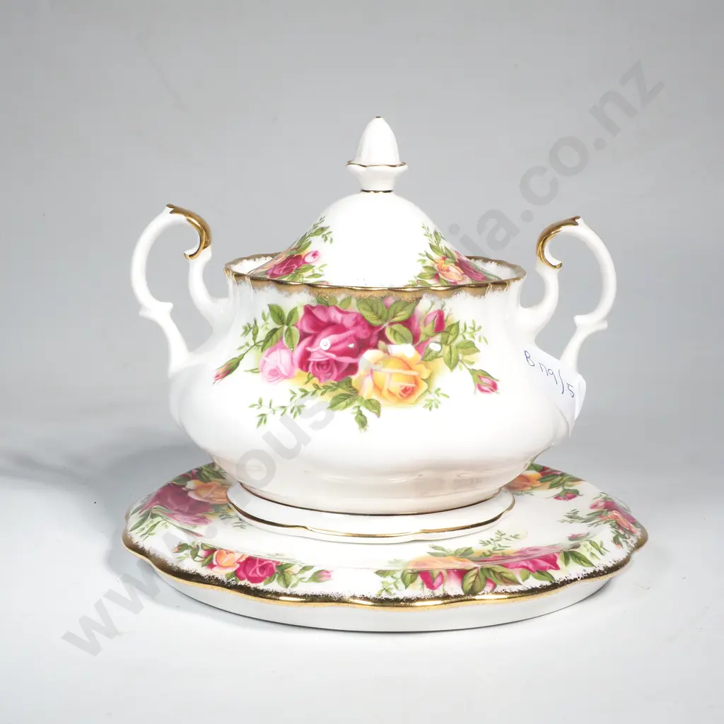 Royal Albert 'Old Country Roses' Teapot Stand & a Lidded Sugar Bowl Image 1++