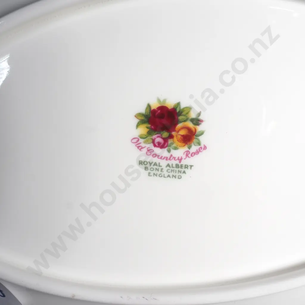 Royal Albert 'Old Country Roses' Large Sandwich Tray  & a Ruffled Oval Serving Tray Image 1++