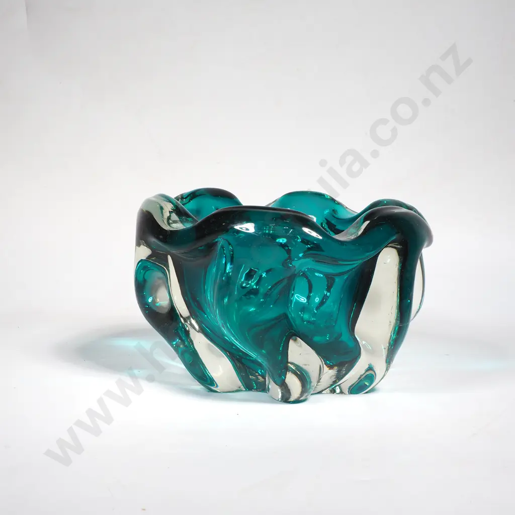 Mid Century Modern Blue Aquamarine Art Glass Ashtray Image 1++