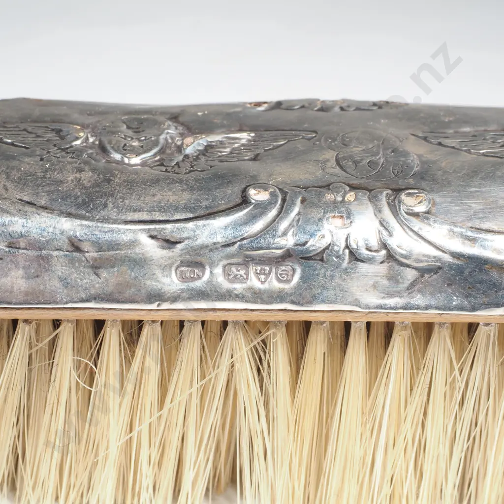 Sterling Silver Clothes Brush - TW 115.4 grams Image 1++