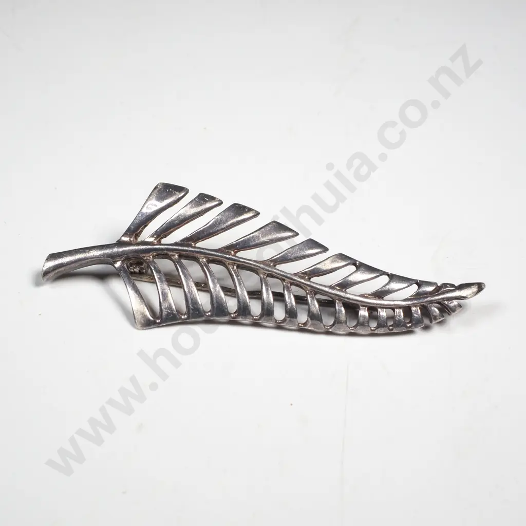 Sterling Silver Fern Brooch - 7.9 grams Image 1++