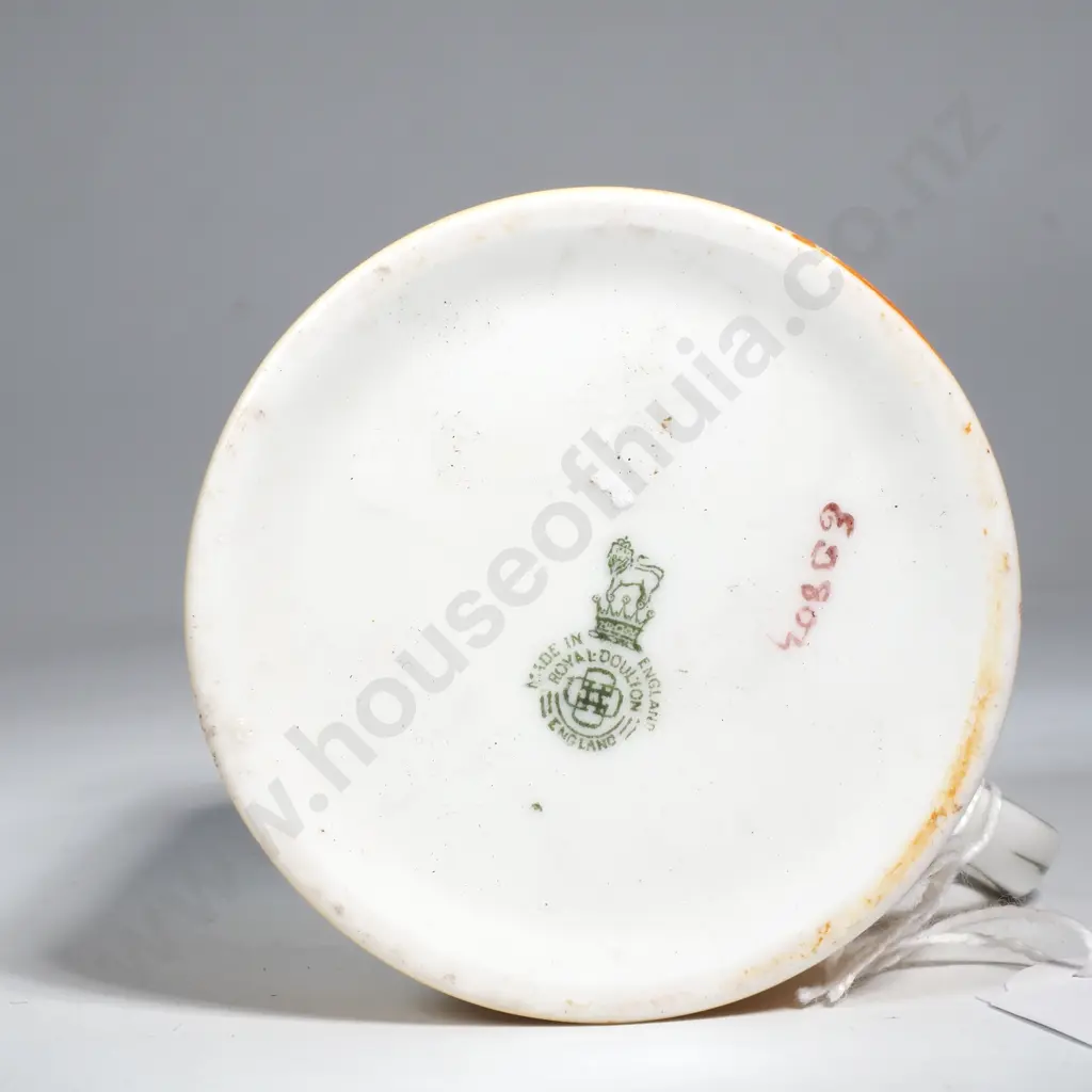 Royal Doulton Coaching Scene Mug Image 1++