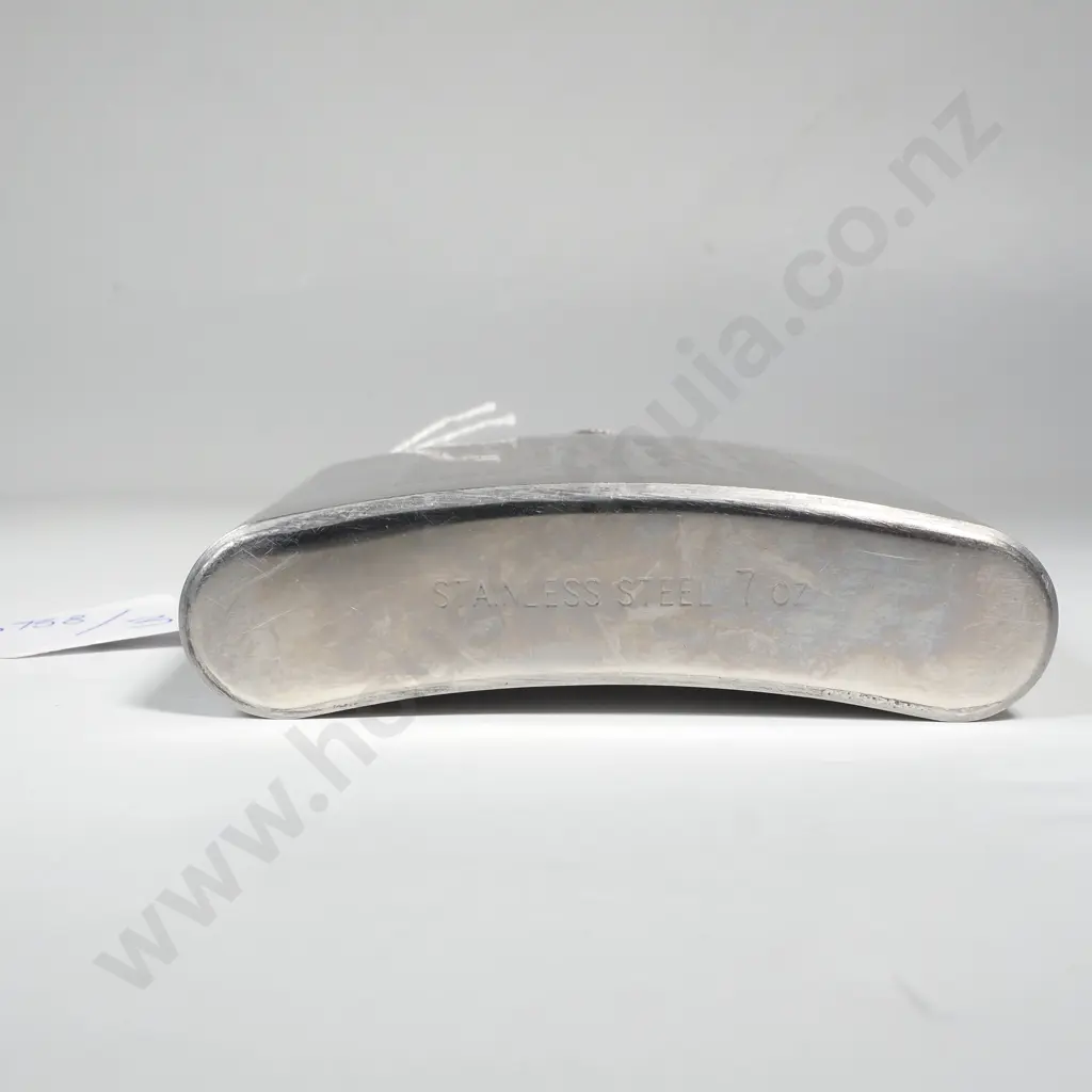 Stainless Steel Hip Flask w Kiwiana Mottos Image 1++