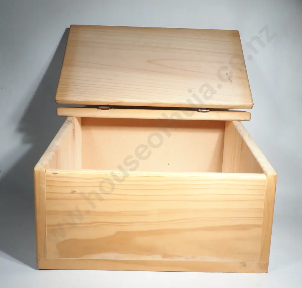 Pine Bread Bin Image 1++