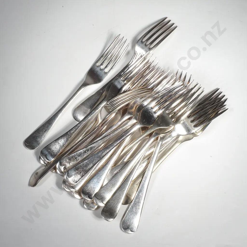 Large Collection of Old English Silver Plated Entree & Dinner Forks Image 1++