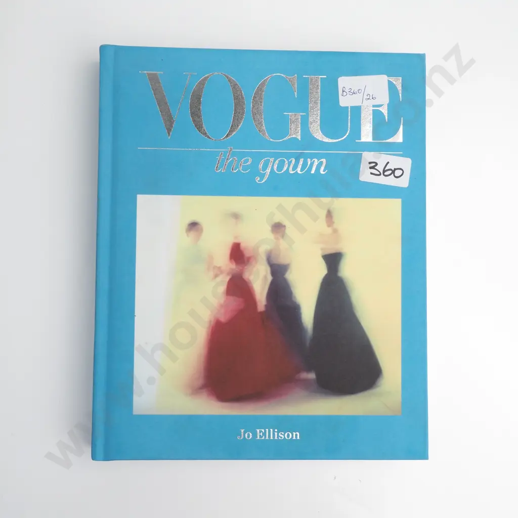Vogue - The Gown by Jo Ellison, Hardcover Image 1++