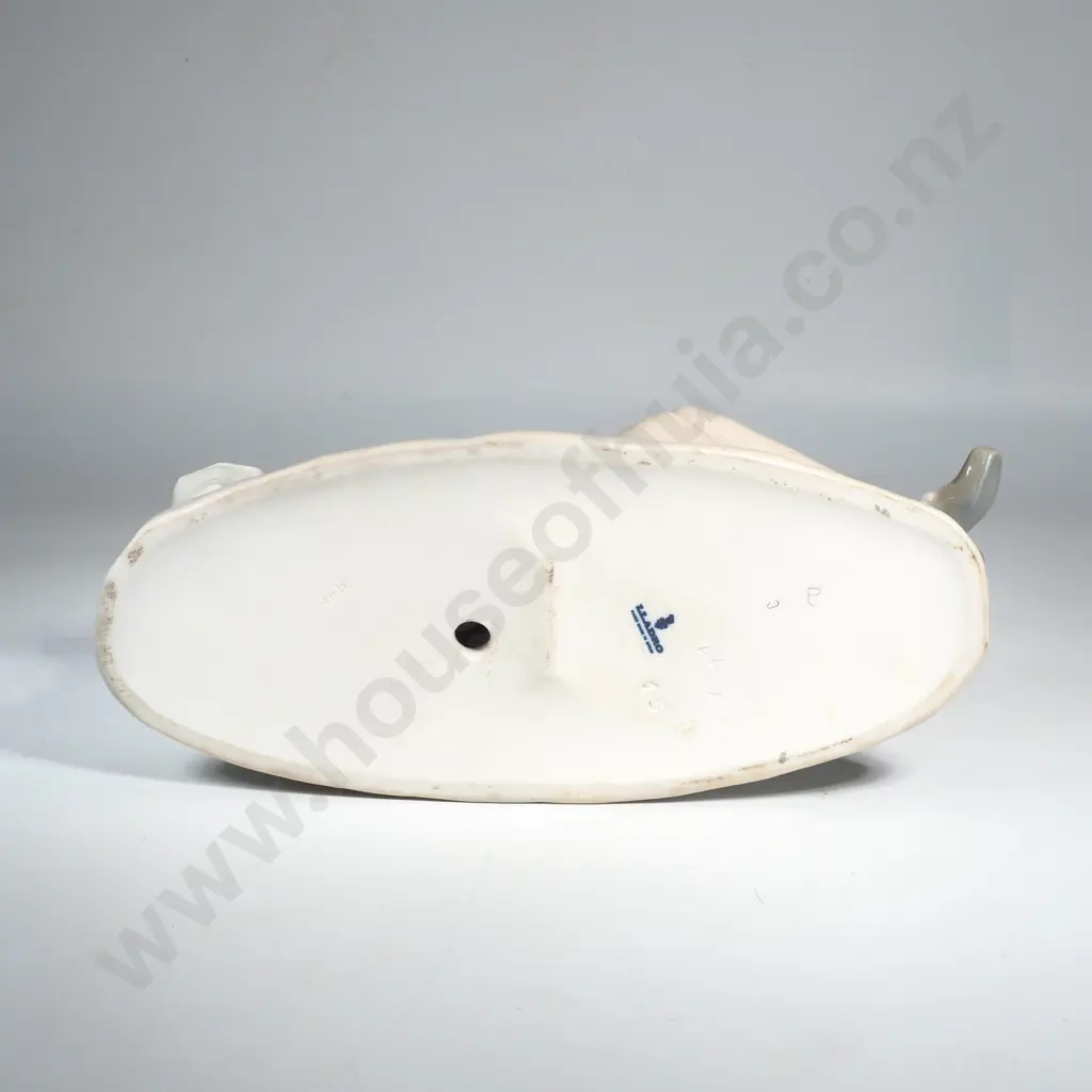 Vintage Lladro 'Pleasant Encounter' Figure, Model Number #4858 Image 1++