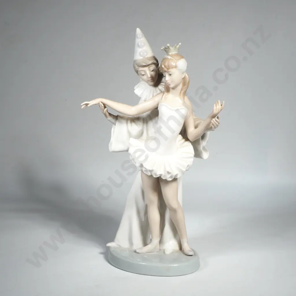 Vintage Lladro 'Carnival Couple', Model #4882 Image 1++