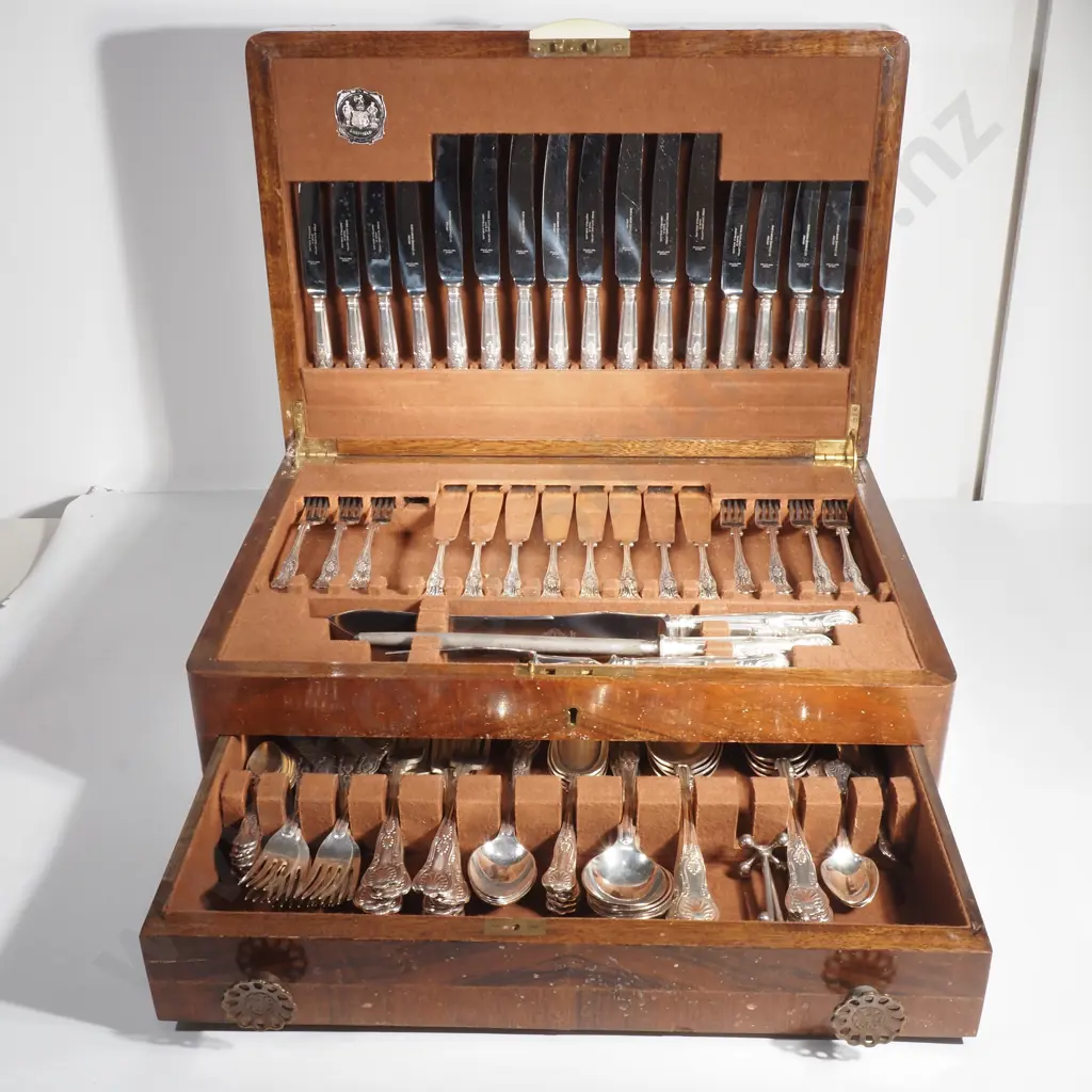 Vintage Six Place KIng's Pattern Cutlery Set in Wooden Box Image 1++