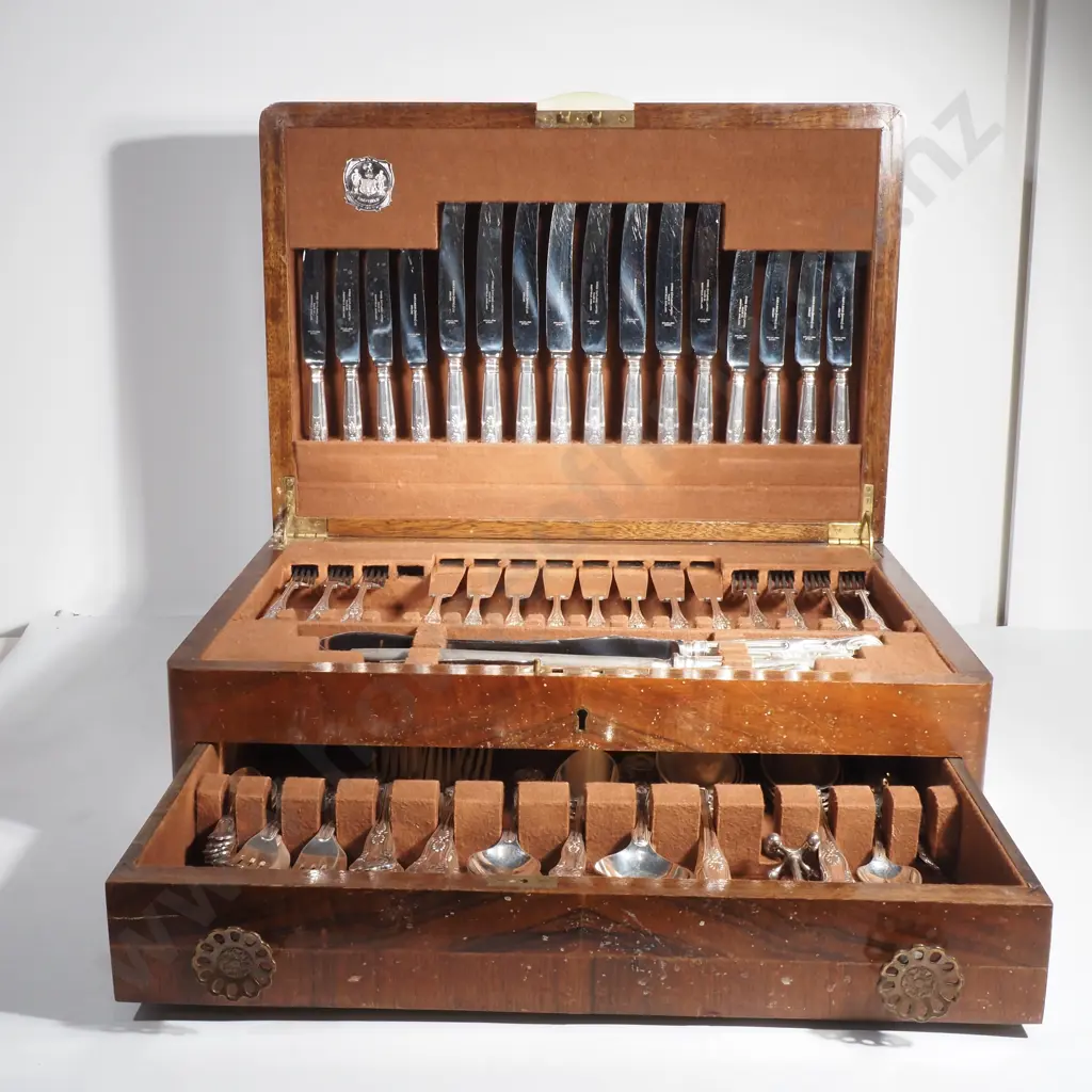 Vintage Six Place KIng's Pattern Cutlery Set in Wooden Box Image 1++