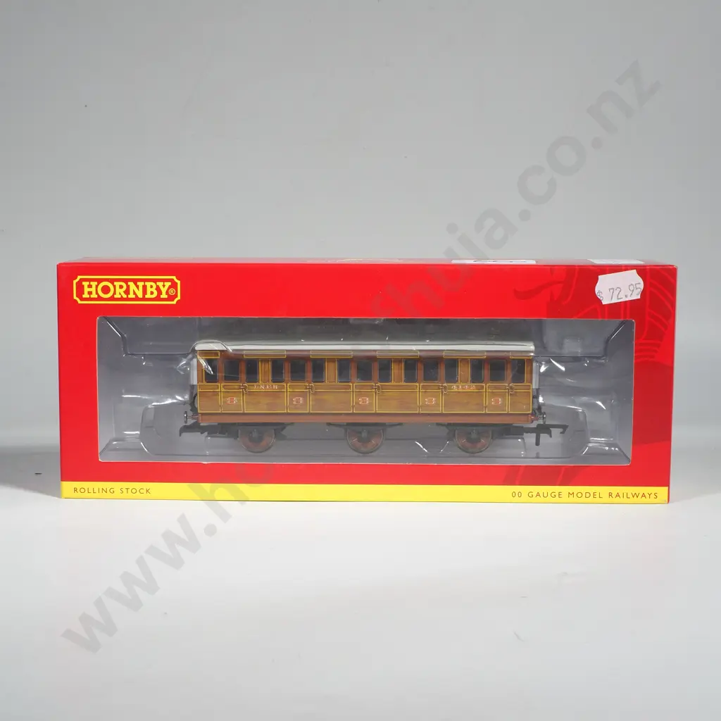 Hornby - Liner 6 Wheel 3rd Class Coach - Mint in Box R40082A Image 1++
