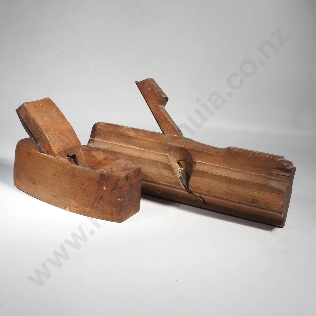 Two Vintage Planes - a Molding Plane a & Coffin Shaped Smoother Plane Image 1++