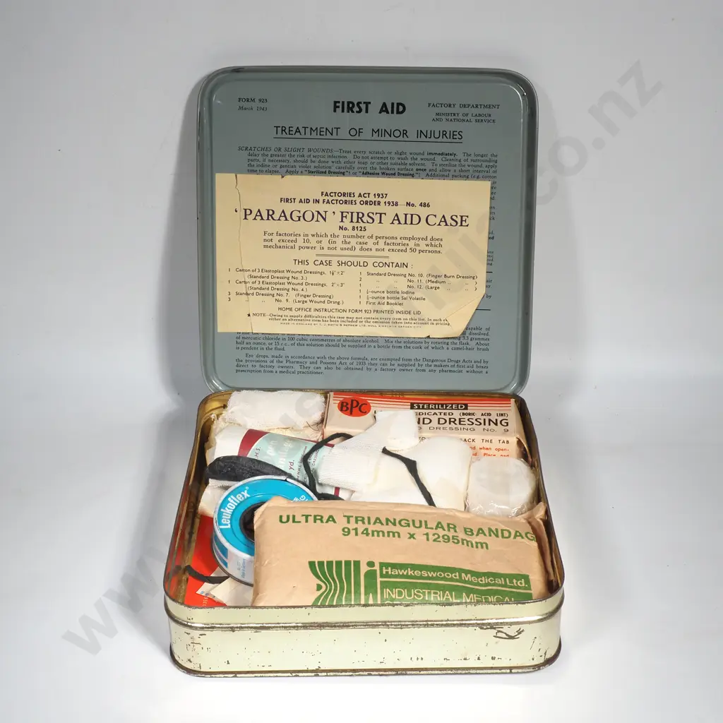 Vintage 'Paragon' First Aid Case w Contents - 1943 Image 1++