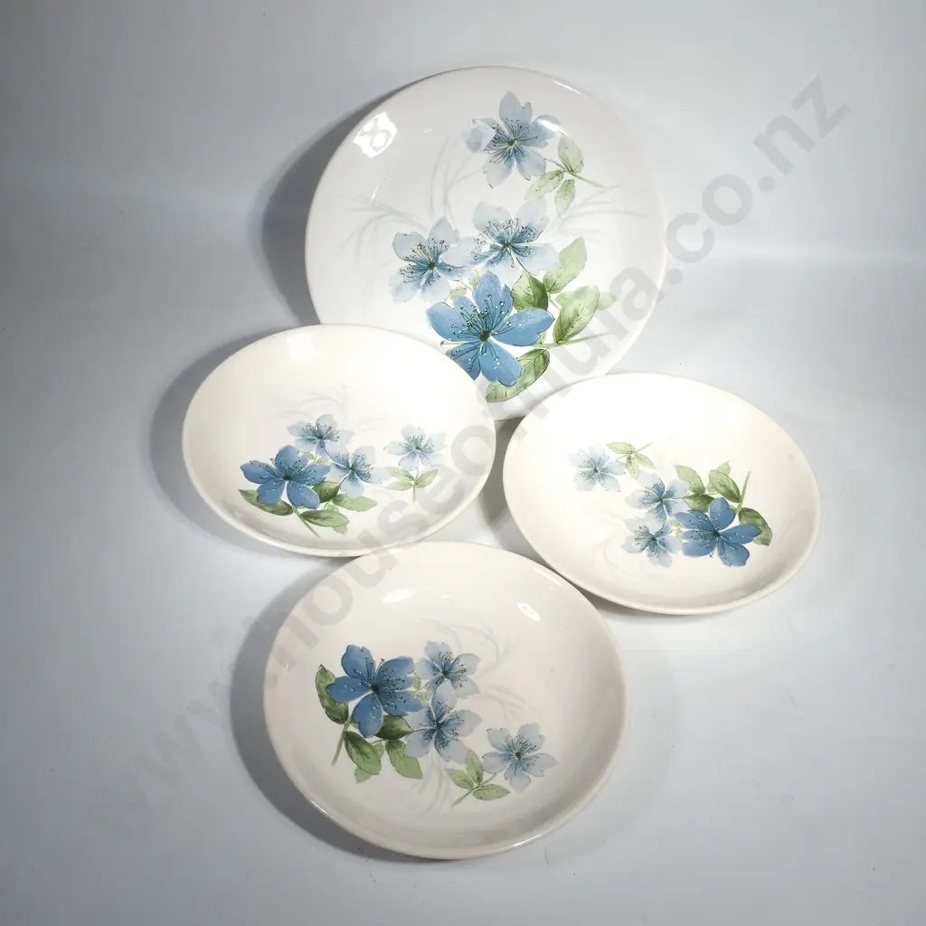 Three Crown Lynn 'Sapphire'  Bowls & a Dinner Plate Image 1++