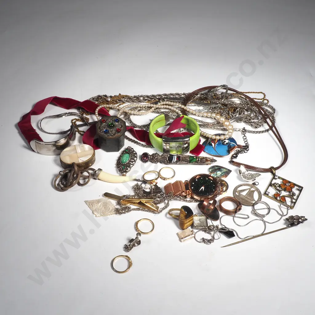 Assorted Bagged Costume Jewellery Image 1++