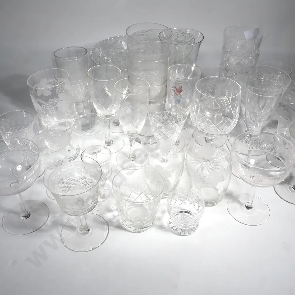 Quantity of Vintage Glass & Crystal Drinking Glasses Image 1++