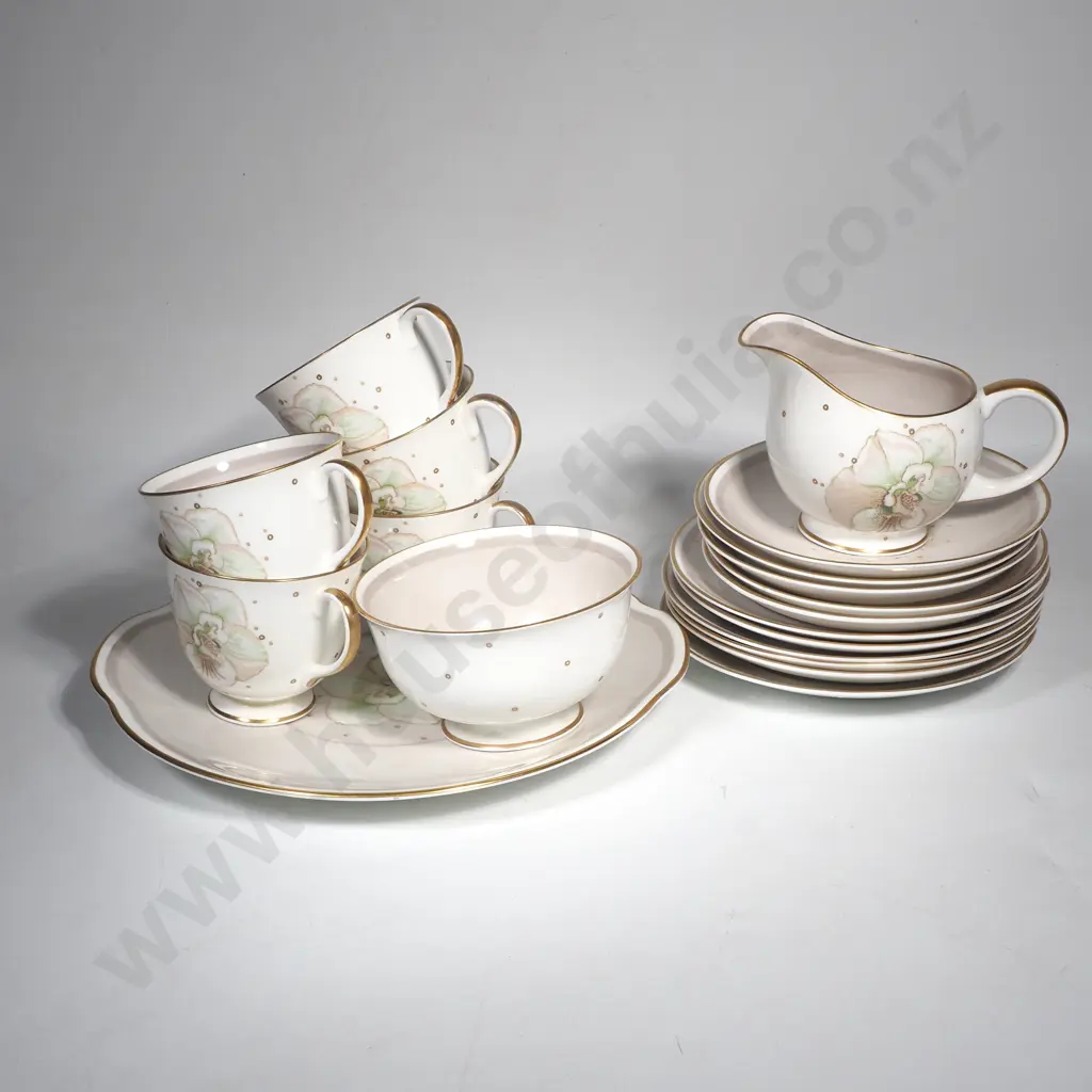 Part Susie Cooper Teaset in the Azalea Pattern w Five Cups & Five Saucers, Four Plates, Cake Plate, Sugar Bowl & Creamer Image 1++
