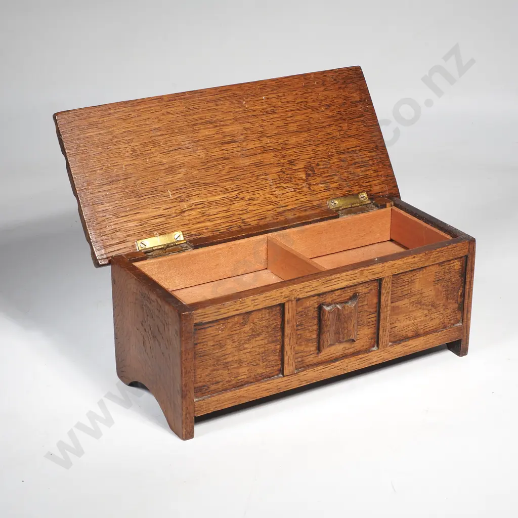 Tallent Oak Collectable Vintage Oak Music Box in the Form of a Panelled Coffer , Circa 1940 Image 1++