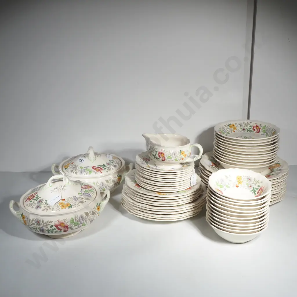 Royal Doulton 'Stratford' Pattern Dinner Set Image 1++