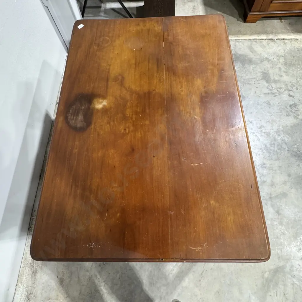 Vintage Mahogany  Dining Table on Four Fluted  & Turned Legs Image 1++