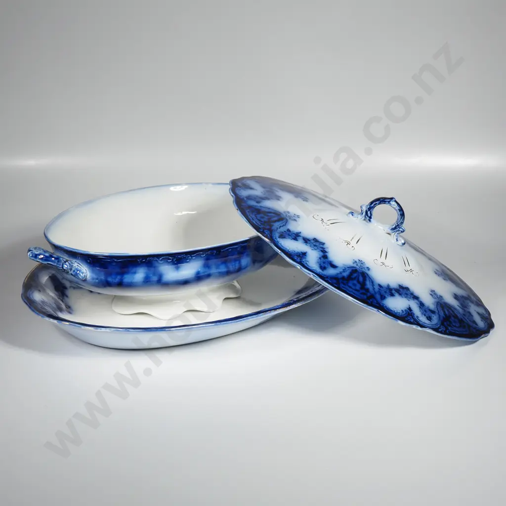 Alfred Meakin Flow Blue Covered Tureen w a Dark Blue & White Floral Pattern Image 1++