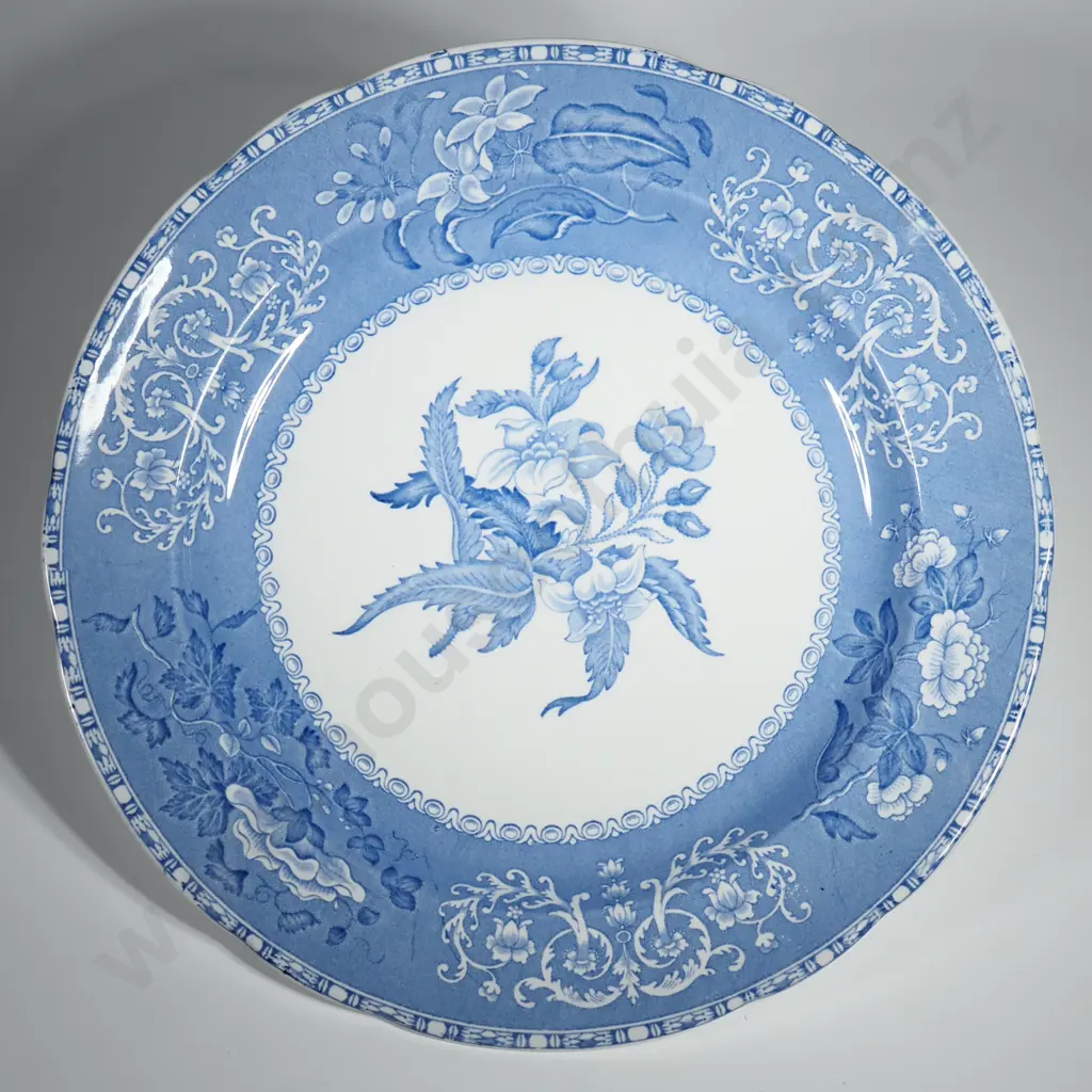 Spode Dinner Plate In The Camille Pattern Image 1++