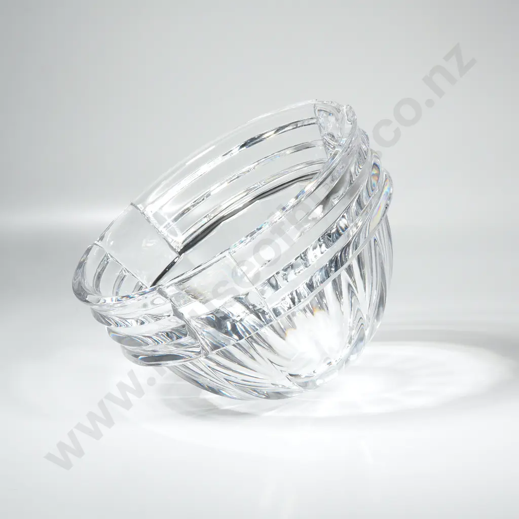 Orrefors Art Deco Style Geometric Crystal Bowl Designed by Erika Lagerbielke Image 1++