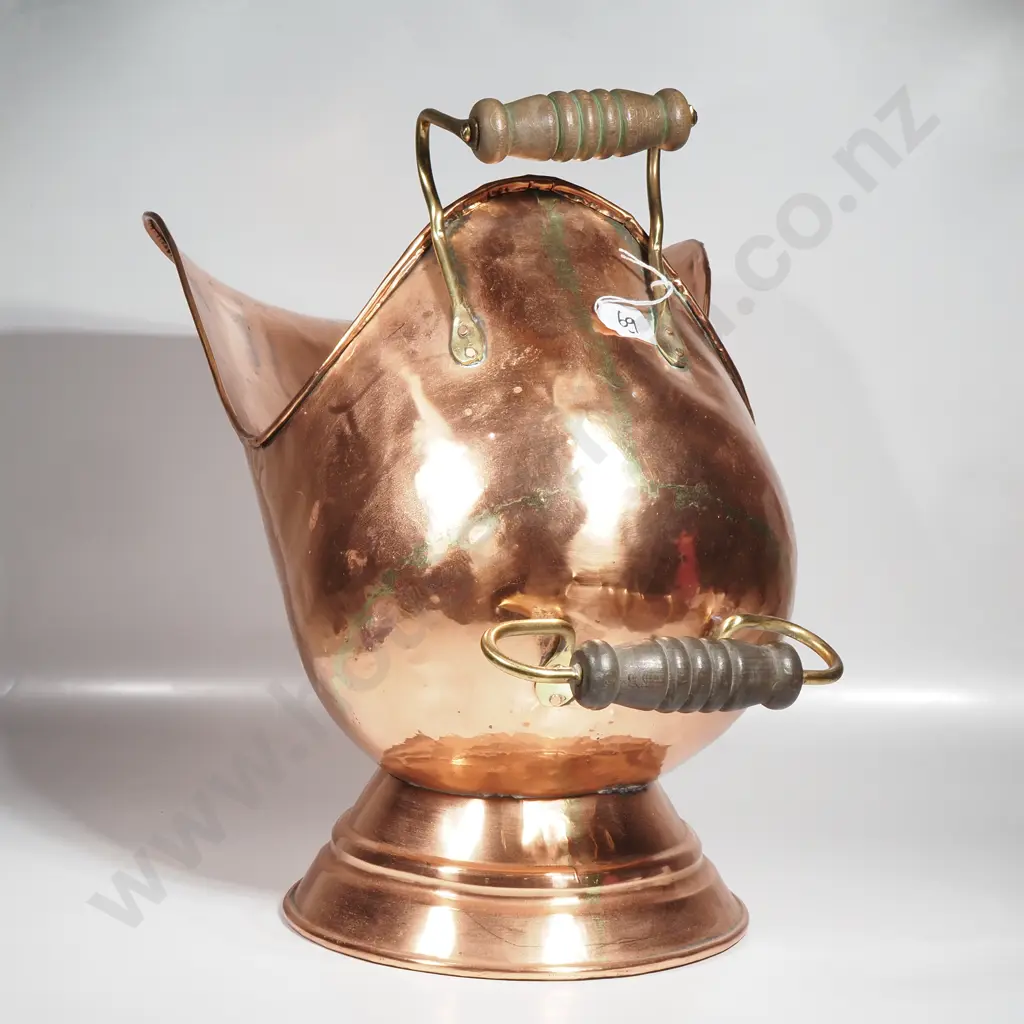 Large Copper Coal Scuttle w Turned Wood & Brass Handle Image 1++