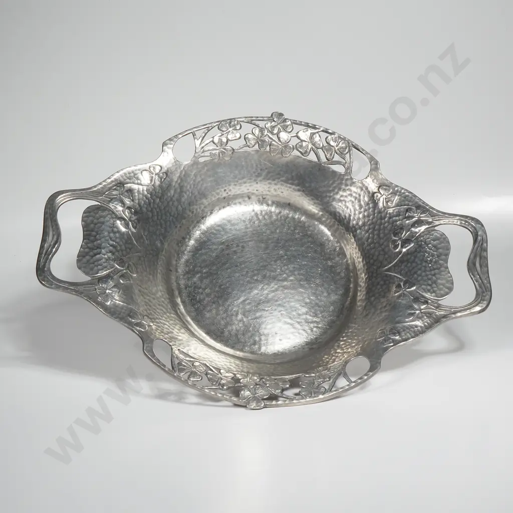 Art Nouveau LIberty & Co Tudric Cloverleaf Dish Pewter Dish, Design No. 2087 Image 1++