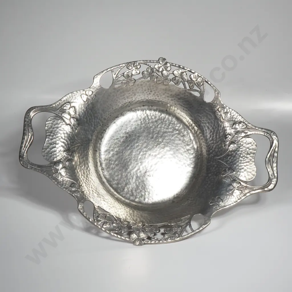 Art Nouveau LIberty & Co Tudric Cloverleaf Dish Pewter Dish, Design No. 2087 Image 1++