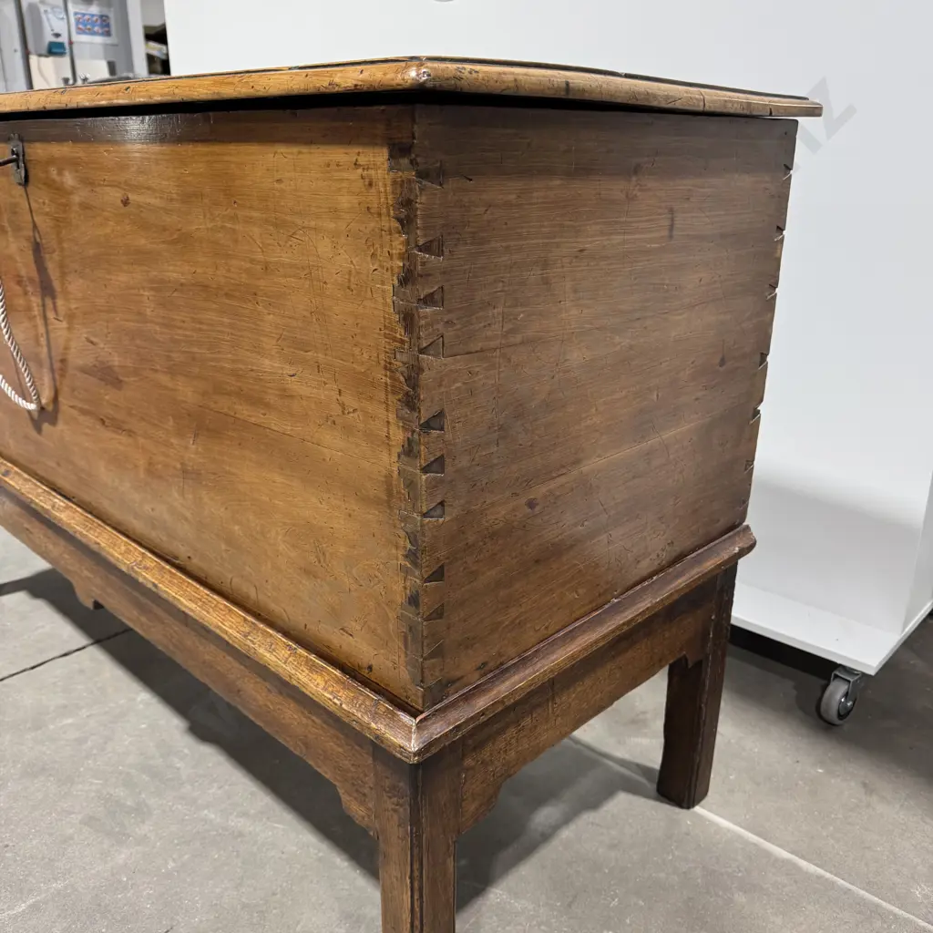 Georgian Mahogany Coffer/Blanket Box on Stand Image 1++